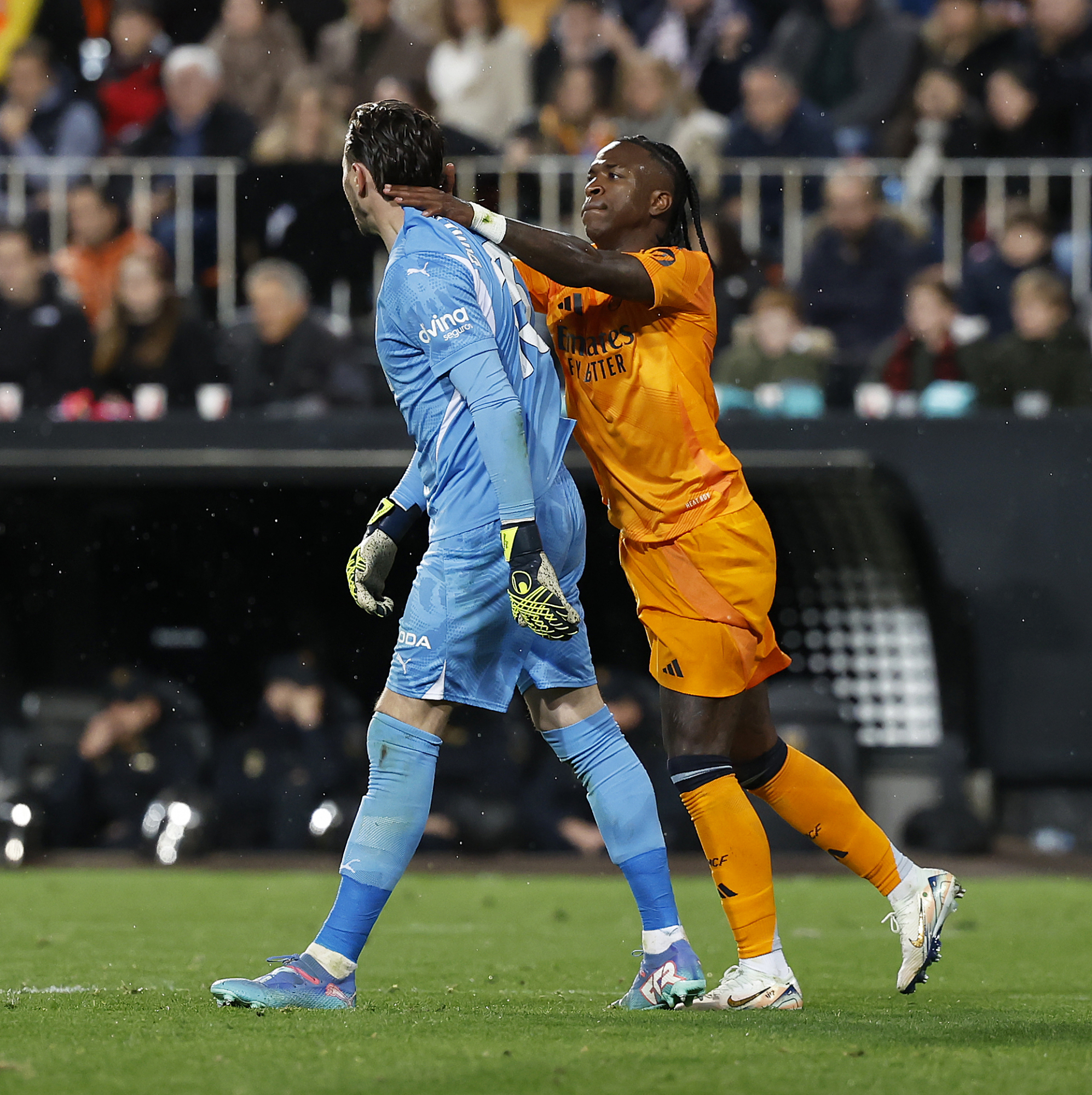 现无疑为他 现无疑为他